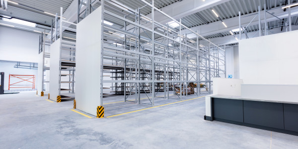 Reformas Integrales de Naves Industriales Alcorcón · Diseño e Instalación de Áreas de Producción, Almacén y Oficinas