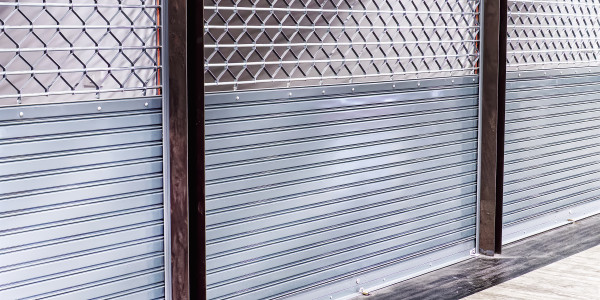 Reformas Integrales de Tiendas y Locales  Comerciales Móstoles · Instalación de  Ventanas y Persianas Comerciales